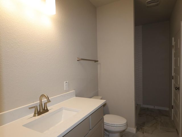 913 Purmela ST, Leander, TX 78641