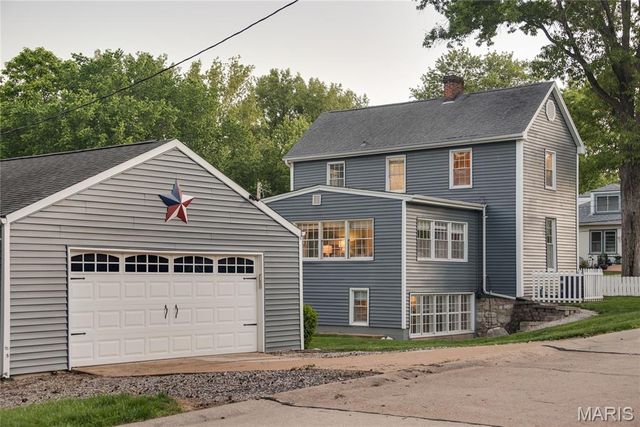 512 Ziercher Street, St Louis, MO 63132
