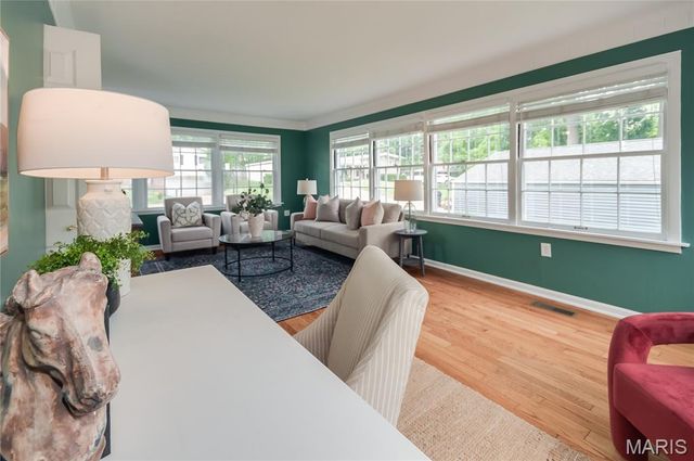 512 Ziercher Street, St Louis, MO 63132