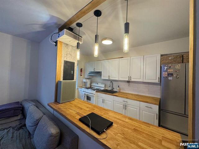 500 Linwood Drive 2G, Fort Lee, NJ 07024