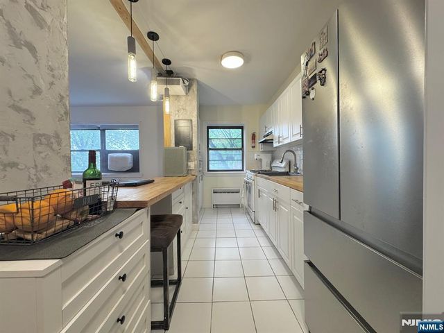 500 Linwood Drive 2G, Fort Lee, NJ 07024