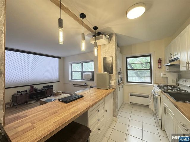 500 Linwood Drive 2G, Fort Lee, NJ 07024