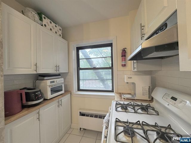 500 Linwood Drive 2G, Fort Lee, NJ 07024