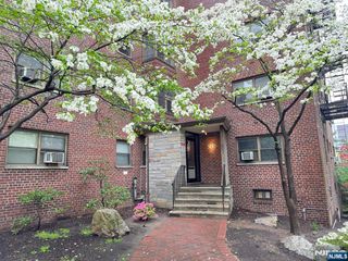 500 Linwood Drive 2G, Fort Lee, NJ 07024