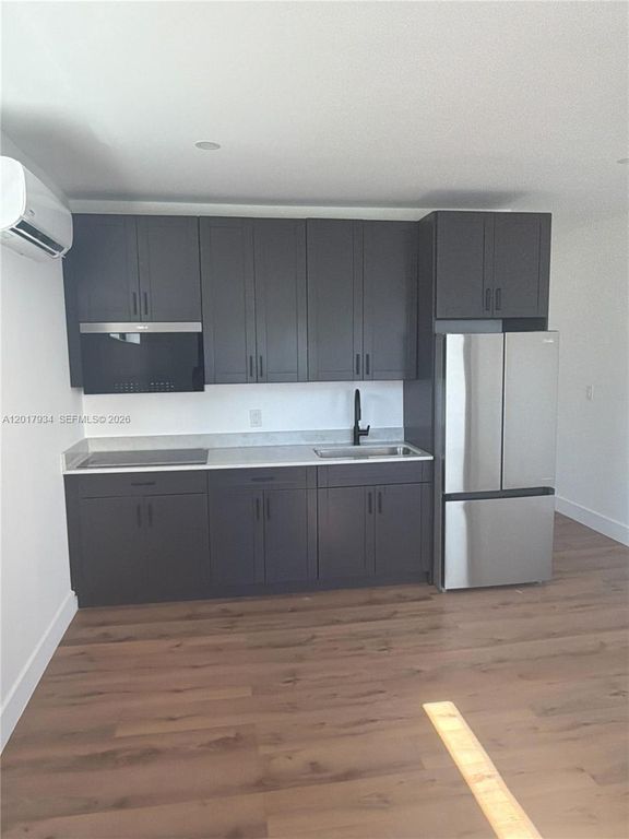 7801 Byron Avenue 3, Miami Beach, FL 33141