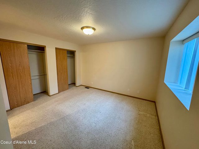 941 W WOODLAWN DR, Hayden, ID 83835