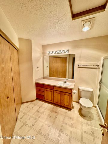 941 W WOODLAWN DR, Hayden, ID 83835