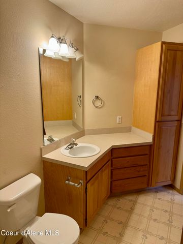 941 W WOODLAWN DR, Hayden, ID 83835