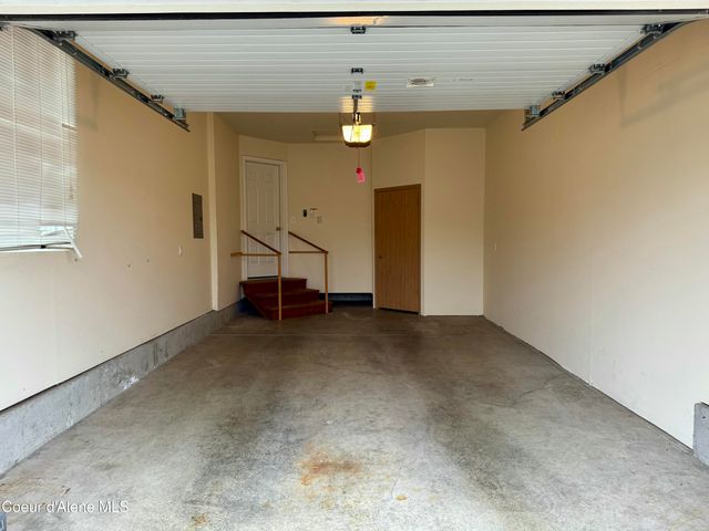 941 W WOODLAWN DR, Hayden, ID 83835