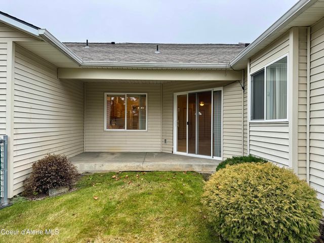 941 W WOODLAWN DR, Hayden, ID 83835