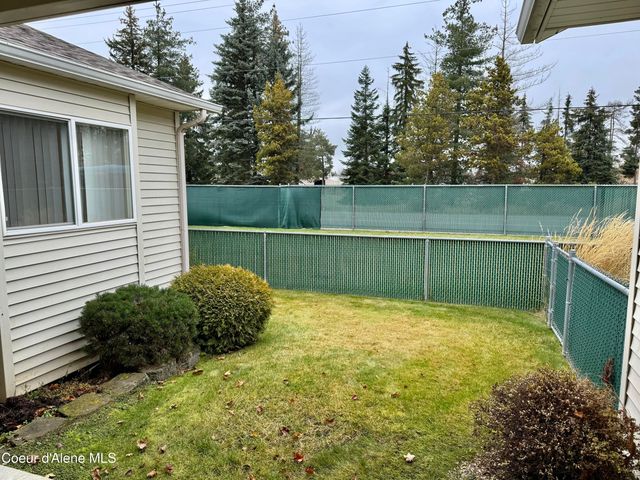 941 W WOODLAWN DR, Hayden, ID 83835