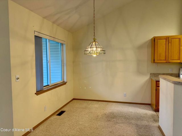 941 W WOODLAWN DR, Hayden, ID 83835