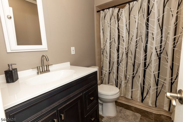 115 Leland Trl, Hopatcong Boro, NJ 07843