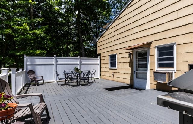 115 Leland Trl, Hopatcong Boro, NJ 07843