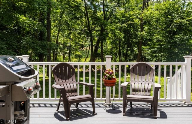 115 Leland Trl, Hopatcong Boro, NJ 07843