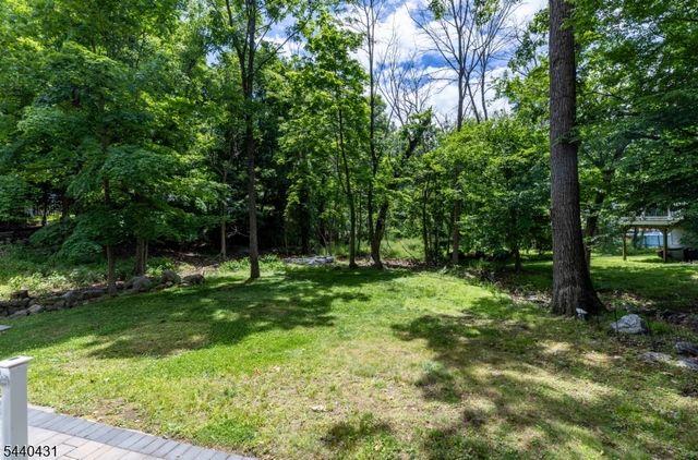 115 Leland Trl, Hopatcong Boro, NJ 07843