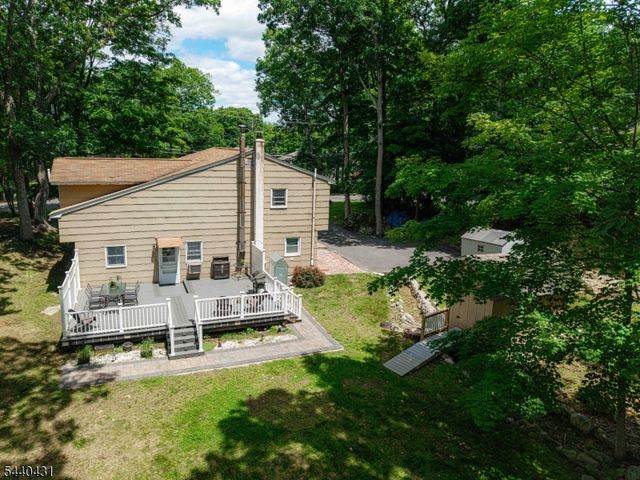 115 Leland Trl, Hopatcong Boro, NJ 07843