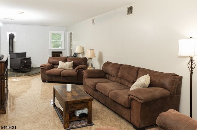 115 Leland Trl, Hopatcong Boro, NJ 07843