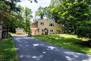 115 Leland Trl, Hopatcong Boro, NJ 07843