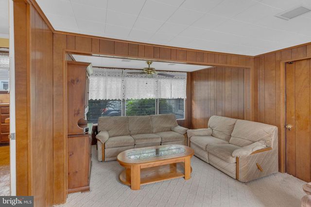 39 ASHLEY AVE, Ewing, NJ 08618