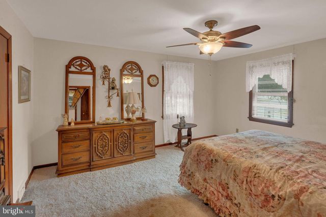 39 ASHLEY AVE, Ewing, NJ 08618