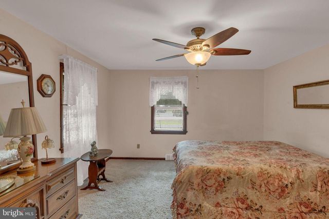 39 ASHLEY AVE, Ewing, NJ 08618