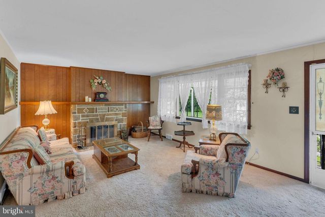 39 ASHLEY AVE, Ewing, NJ 08618