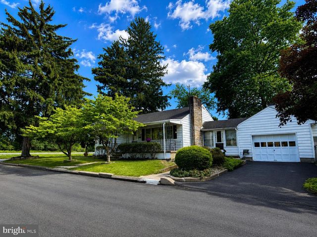 39 ASHLEY AVE, Ewing, NJ 08618