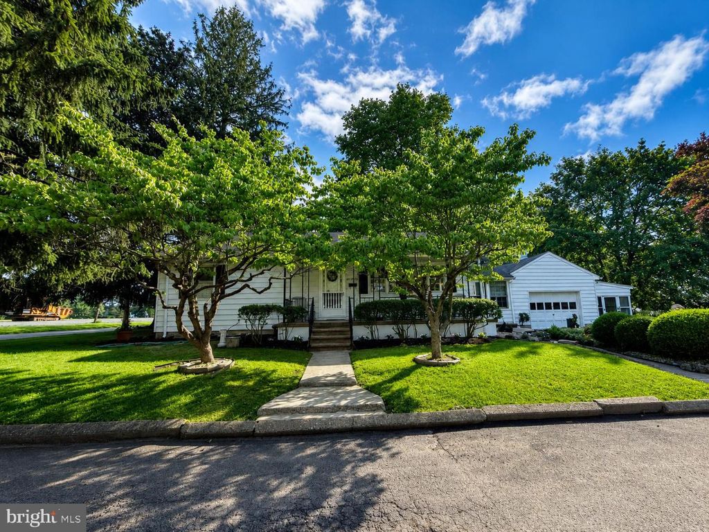 39 ASHLEY AVE, Ewing, NJ 08618