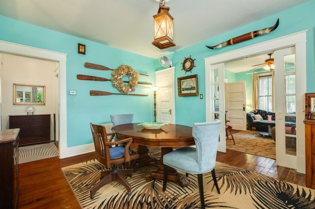 3727 Avenue R, Galveston, TX 77550