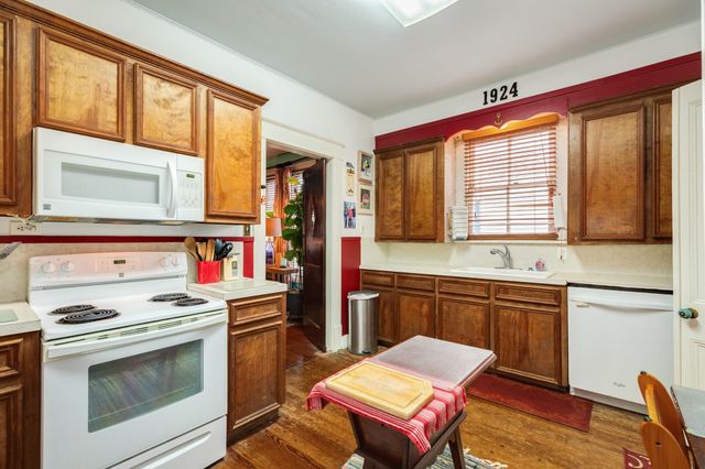 3727 Avenue R, Galveston, TX 77550