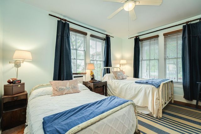 3727 Avenue R, Galveston, TX 77550