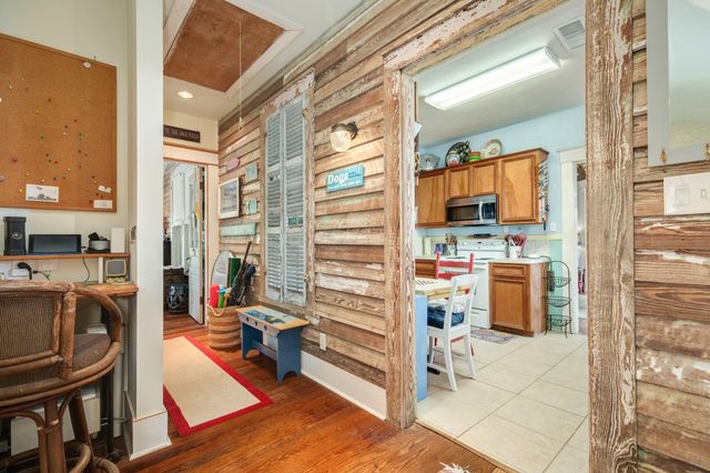 3727 Avenue R, Galveston, TX 77550