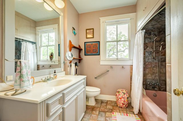 3727 Avenue R, Galveston, TX 77550