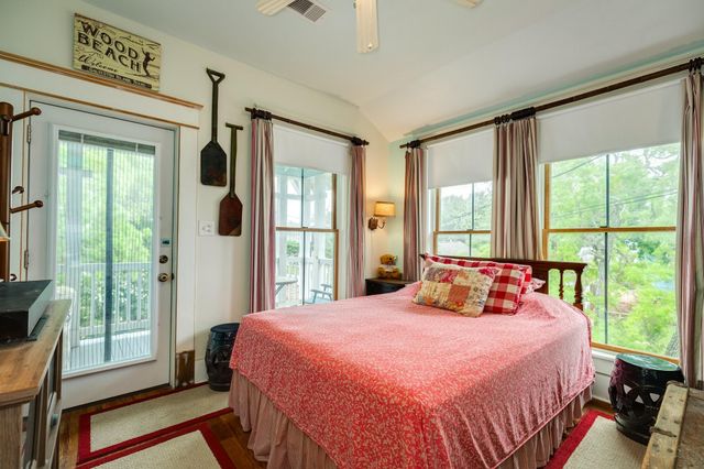 3727 Avenue R, Galveston, TX 77550