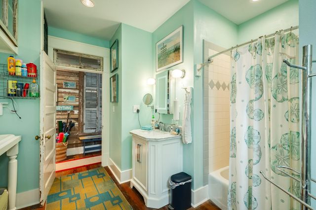 3727 Avenue R, Galveston, TX 77550