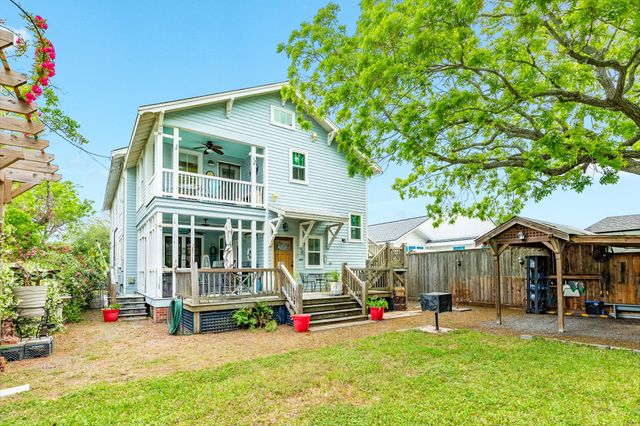 3727 Avenue R, Galveston, TX 77550