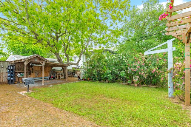 3727 Avenue R, Galveston, TX 77550