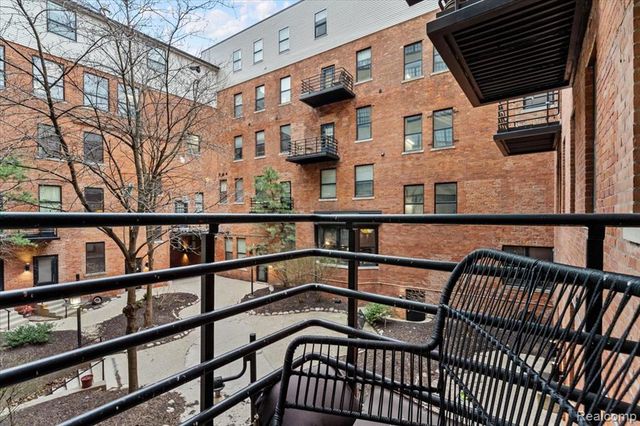 6533 E Jefferson Avenue 214W, Detroit, MI 48207