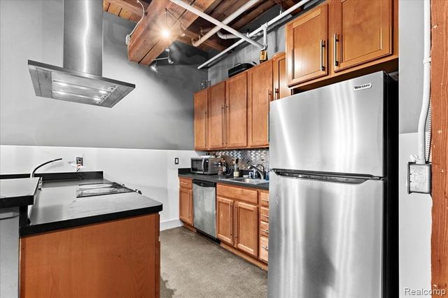 6533 E Jefferson Avenue 214W, Detroit, MI 48207