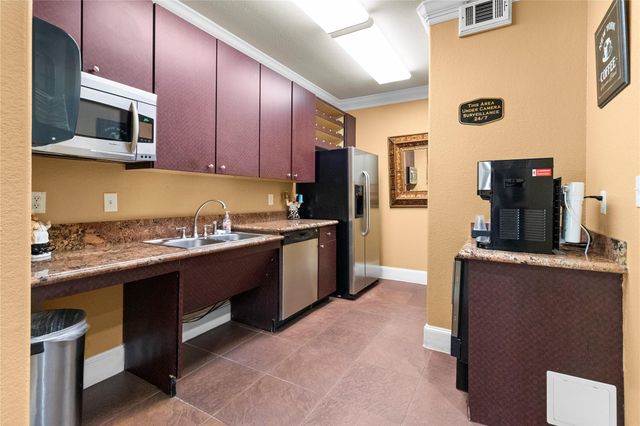 1711 Old Spanish Trail 136, Houston, TX 77054
