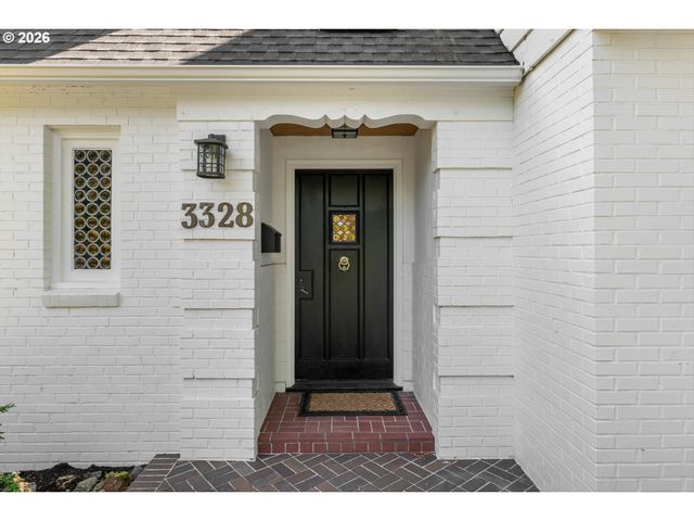 3328 Se CRYSTAL SPRINGS Blvd, Portland, OR 97202