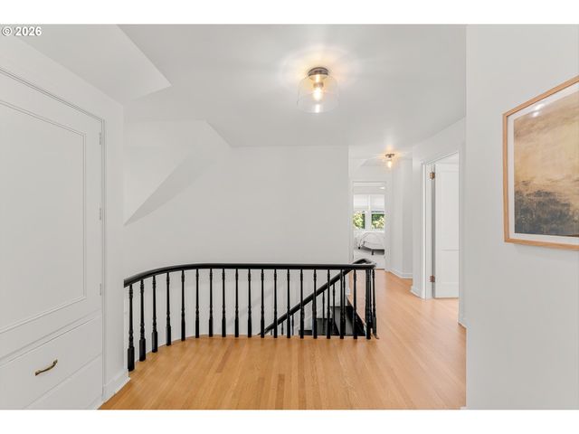 3328 Se CRYSTAL SPRINGS Blvd, Portland, OR 97202