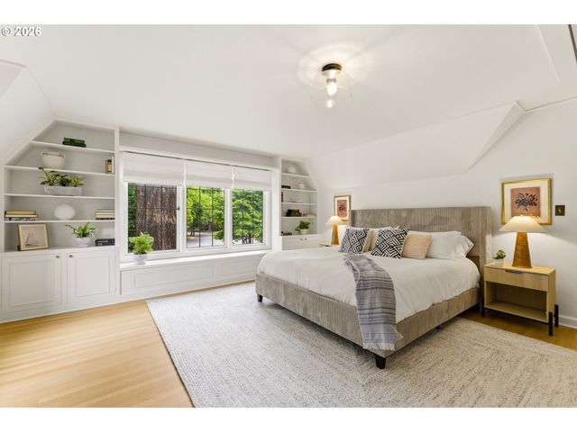 3328 Se CRYSTAL SPRINGS Blvd, Portland, OR 97202