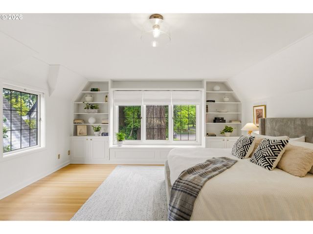 3328 Se CRYSTAL SPRINGS Blvd, Portland, OR 97202