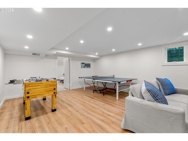 3328 Se CRYSTAL SPRINGS Blvd, Portland, OR 97202
