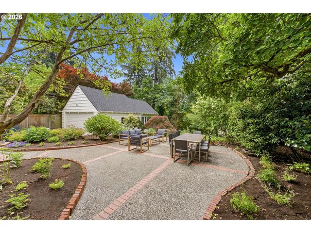 3328 Se CRYSTAL SPRINGS Blvd, Portland, OR 97202
