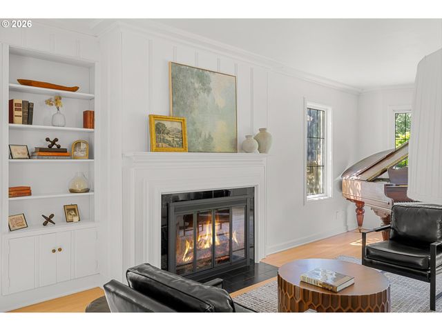 3328 Se CRYSTAL SPRINGS Blvd, Portland, OR 97202