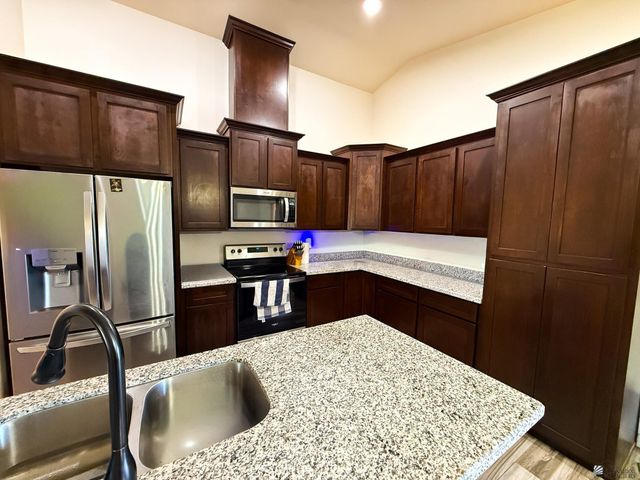 4168 S Hinckley Dr, Yuma, AZ 85365