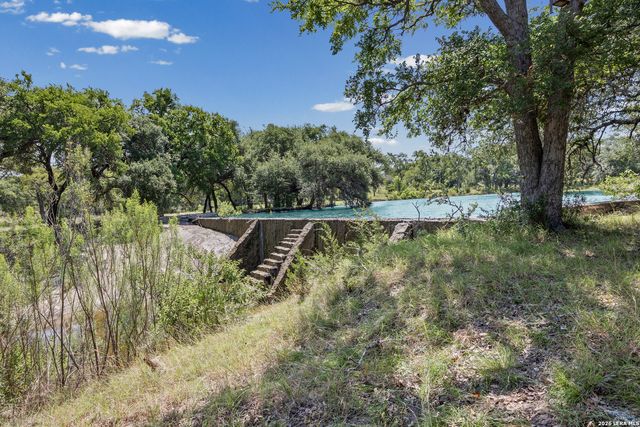 1364 N WALNUT SPRINGS RD, Johnson City, TX 78636